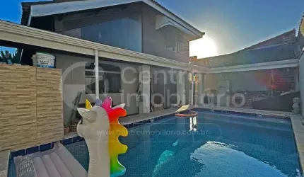 CASA à venda com piscina e 3 quartos em Peruíbe, no bairro Jardim Imperador