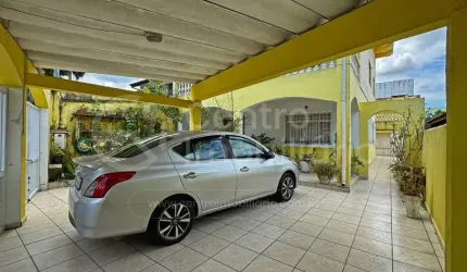 CASA à venda com 3 quartos em Peruíbe, no bairro Centro