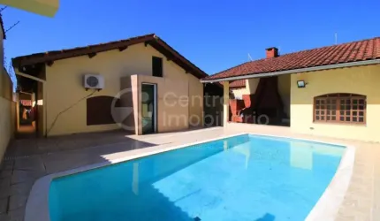 CASA à venda com piscina e 3 quartos em Peruíbe, no bairro Cidade Nova Peruíbe