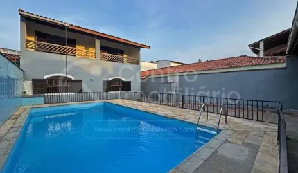 CASA à venda com piscina e 5 quartos em Peruíbe, no bairro Centro
