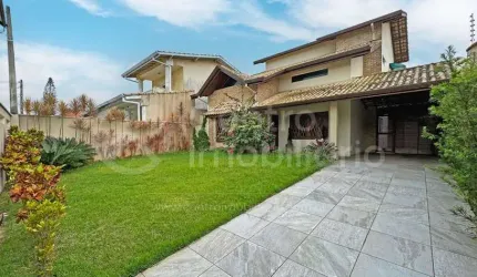 CASA à venda com 3 quartos em Peruíbe, no bairro Jardim Imperador
