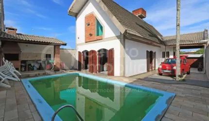 CASA à venda com piscina e 4 quartos em Peruíbe, no bairro Belmira Novaes
