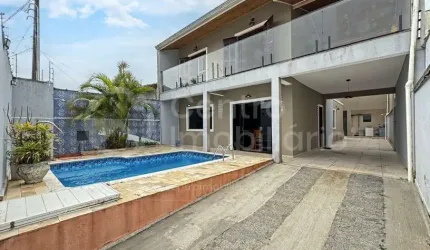 CASA à venda com piscina e 5 quartos em Peruíbe, no bairro Parque Balneario Oasis