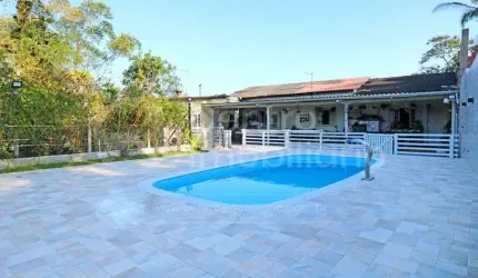 CASA à venda com piscina e 3 quartos em Peruíbe, no bairro Jardim Somar