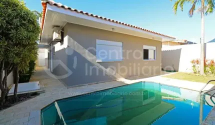 CASA à venda com piscina e 3 quartos em Peruíbe, no bairro Stella Maris