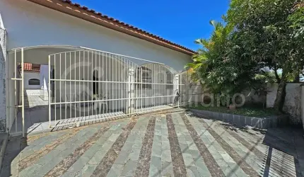 CASA à venda com 3 quartos em Peruíbe, no bairro Jardim Três Marias