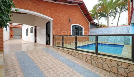 CASA à venda com piscina e 3 quartos em Peruíbe, no bairro Balneario Florida