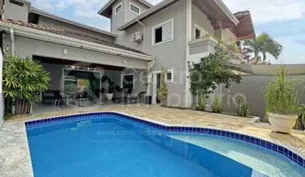 CASA à venda com piscina e 4 quartos em Peruíbe, no bairro Jardim Imperador