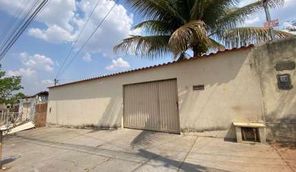 Casa de 03 quartos para venda no Setor Parque Real em Caldas Novas-GO