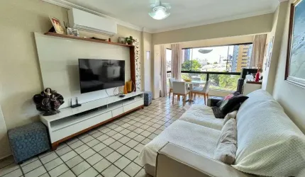 Apartamento no Edifício Samambaia no Barro Vermelho com 3 quartos sendo 1 suíte e 3 vagas de garagens.