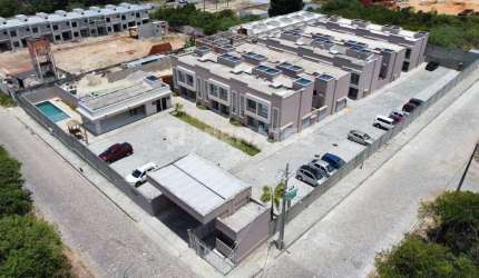 Casa duplex em condomínio fechado com 3 quartos sendo 2 suítes em Nova Parnamirim