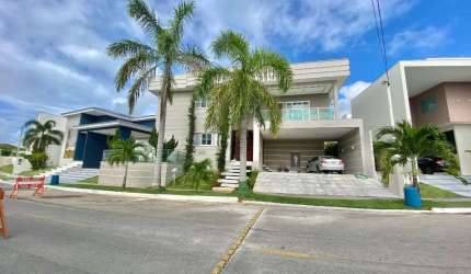 Casa com 4 suítes no Bosque dos Poetas.