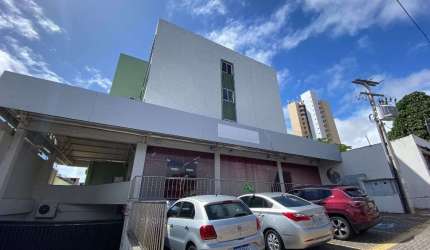 Prédio comercial em Lagoa Nova com 1742 m², com 14 vagas de garagens.