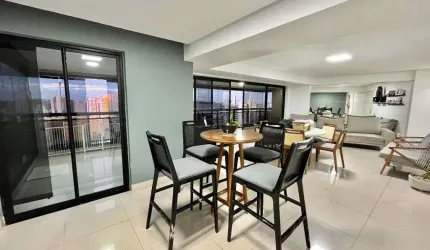 Apartamento no Francisco de Goya, de 162m, com 3 suítes e varanda maravilhosa. Andar alto e privativo