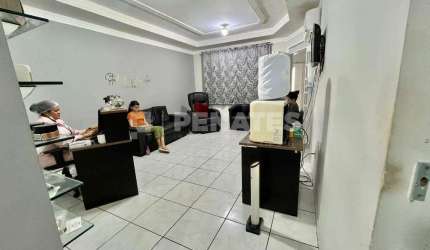 Oportunidade de Casa Comercial em Candelária, próximo ao Natal Shopping e Carrefour.