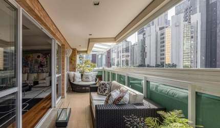 Apartamento a venda com 245 metros com 4 suites e 4 vagas