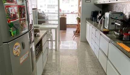 Apartamento a venda no bairro da Aclimação com 194 metros com 3 suítes e vagas