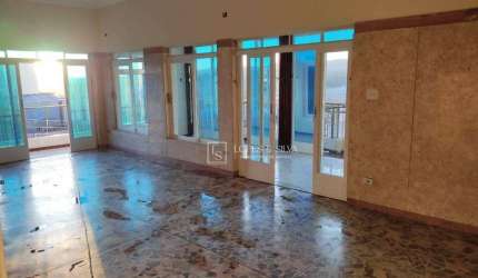 Salão com 250m² Piso Superior para Locação localizado no Centro de Atibaia, SP