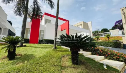 Casa com 3 Suítes disponível para Locação localizado no condomínio Figueira Garden, Atibaia, SP.