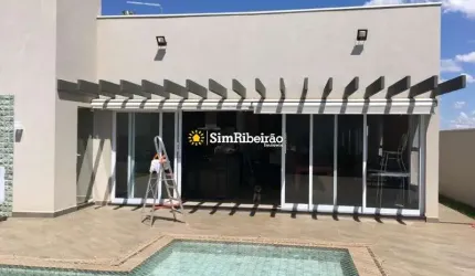 Casa a venda no condomínio Terras de Florença. Bairro Vila do Golf.