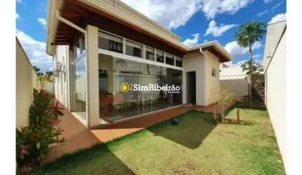 Sobrado a venda no condomínio Terras de Siena. Bairro Vila do Golf.