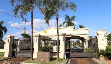 Casa a venda no Guaporé 2. Bairro Guaporé.