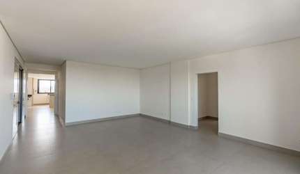 Vendo Cobertura Proximo ao Praia Clube 3 quartos com 3 suítes