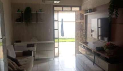 Vendo Casa Jardim Botânico 3 Quartos, com espaço na frente e no fundo.