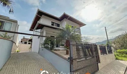 Casa com 3 dormitórios à venda, 270 m² por R$ 1.100.000,00 - Bela Vista - Gaspar/SC