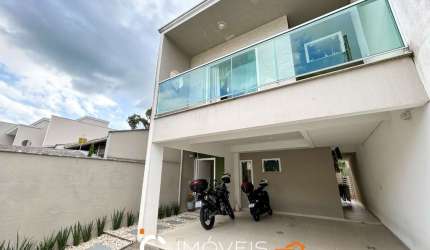 Sobrado com 3 dormitórios à venda, 173 m² por R$ 680.000,00 - Passo Manso - Blumenau/SC