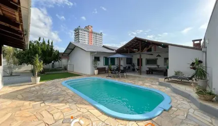 Casa com 3 dormitórios à venda, 295 m² por R$ 995.000,00 - Itoupava Central - Blumenau/SC