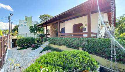 Casa com 5 dormitórios à venda, 341 m² por R$ 1.200.000,00 - Ponta Aguda - Blumenau/SC