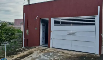 Casa para venda em Indaiatuba-SP no Jardim Monte Carlo: 2 quartos, 1 sala, 1 banheiro, 2 vagas de garagem, 143,99 m²!