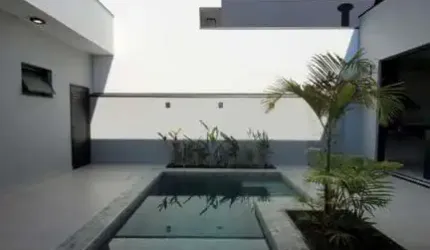 Linda casa térrea com três suítes e piscina no condomínio Jardim Laguna em Indaiatuba.