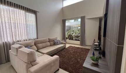 Casa em Condomínio de Luxo em Indaiatuba-SP: 4 Quartos, 2 Suítes, 214,84m², 2 Salas, 5 Banheiros, 4 Vagas. Venha Conferir!