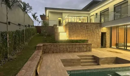 Lindíssima casa de alto padrão no condomínio Reserva Petrus em Indaiatuba.