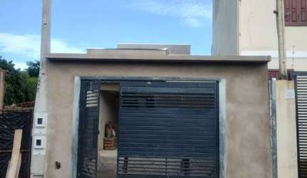 Imperdível oportunidade! Casa à venda no Centro de Indaiatuba-SP, 3 quartos, 1 suíte, 2 salas, 2 banheiros, 2 vagas, 122m².