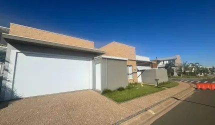 Casa de luxo em condomínio - 4 quartos, 2 suítes, 178m², Indaiatuba-SP, Jardim Residencial Dona Lucilla. Venha conferir!