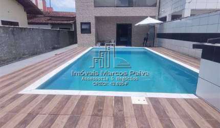 Sobrado com piscina, 50m da praia!