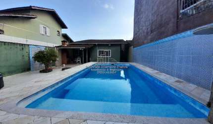Casa ampla com piscina a 500m da Praia, conforto e lazer em um só Lugar!