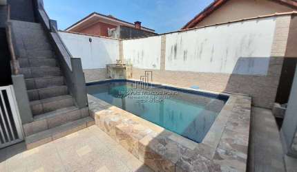 Casa com edícula, piscina, a venda em Mongaguá.