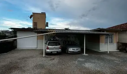 Casa à venda no bairro Sertão do Maruim em São José/SC