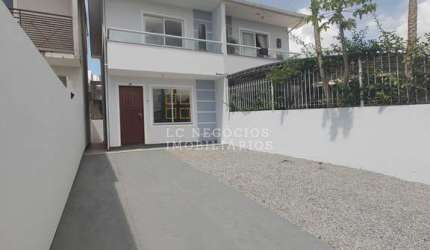 Sobrado à venda no bairro Bela Vista - Palhoça/SC