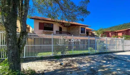 Casa com 6 dormitórios à venda, 476 m² por R$ 1.380.000,00 - Itaipu - Niterói/RJ