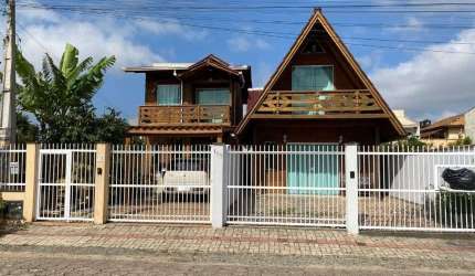 Casa com 4 dormitórios à venda, 200 m² por R$ 980.000,00 - Meia Praia - Navegantes/SC