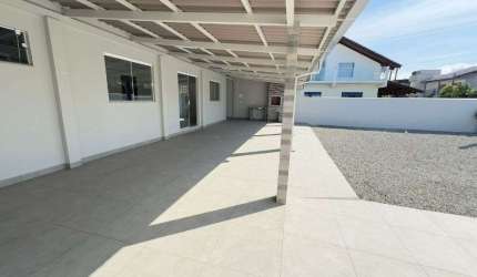 Casa com 3 dormitórios à venda, 140 m² por R$ 950.000 - Centro - Navegantes/SC