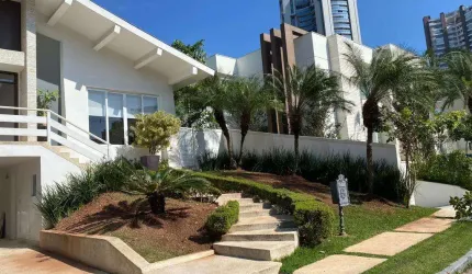 Casa em Condomínio para Venda em Santana de Parnaíba, Tamboré, 4 dormitórios, 4 suítes, 5 banheiros, 2 vagas