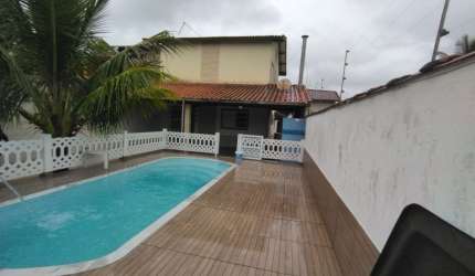 Casa sobreposta lado praia no Jardim Palmeiras em Itanhaém-SP