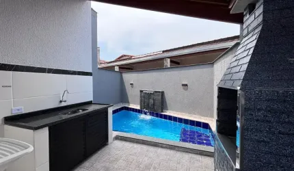 Casa no Campos Eliseos em Itanhaem
