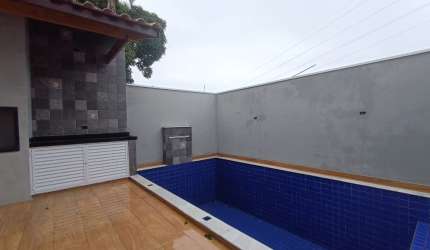 Casa nova no Jardim Grandesp, em Itanhaém,